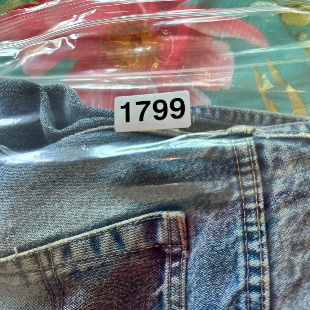 VTG Faded Glory Relaxed Fit Jeans Mens 36x29 Blue Light Wash Distressed Y2K